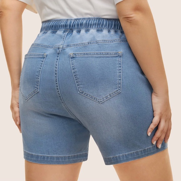Light Denim Elastic Waist Drawstring Shorts Plus 30/6X - Picture 2 of 7